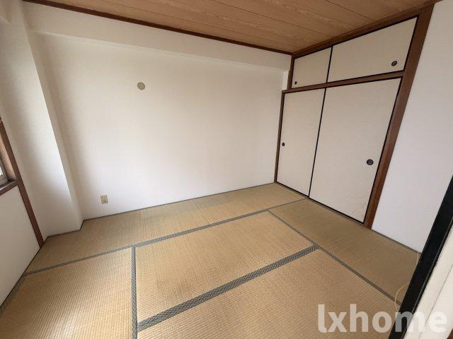 イーストコート沢良宜の和室