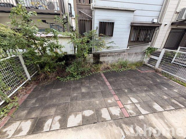 イーストコート沢良宜の庭