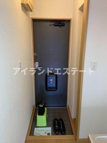 プチコンフォ　駅近　独立洗面台　角部屋の玄関
