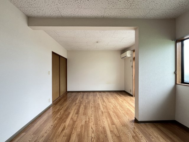 タウンハタガサキＡ棟の居間・リビング