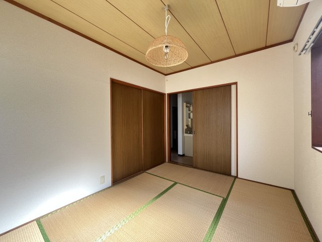 タウンハタガサキA棟の和室