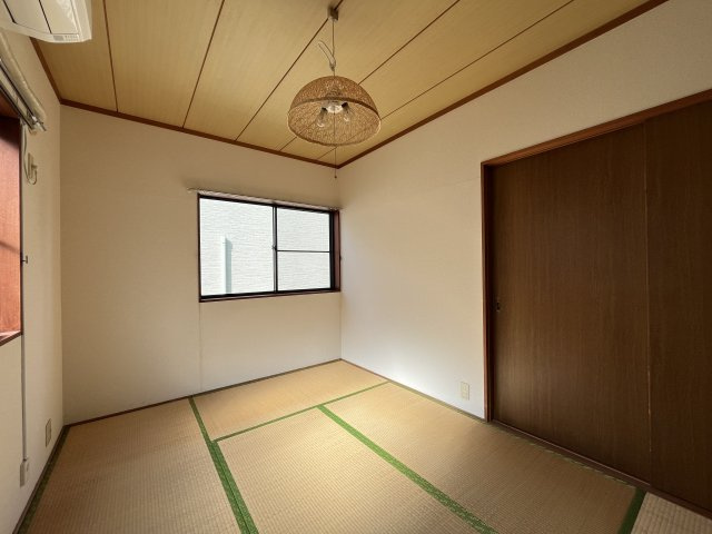 タウンハタガサキA棟の和室