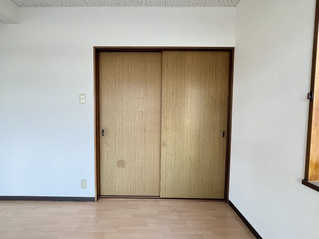 タウンハタガサキA棟の収納
