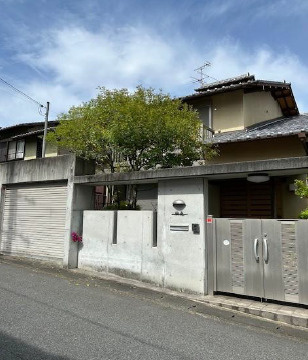 生駒市真弓１丁目の一戸建て