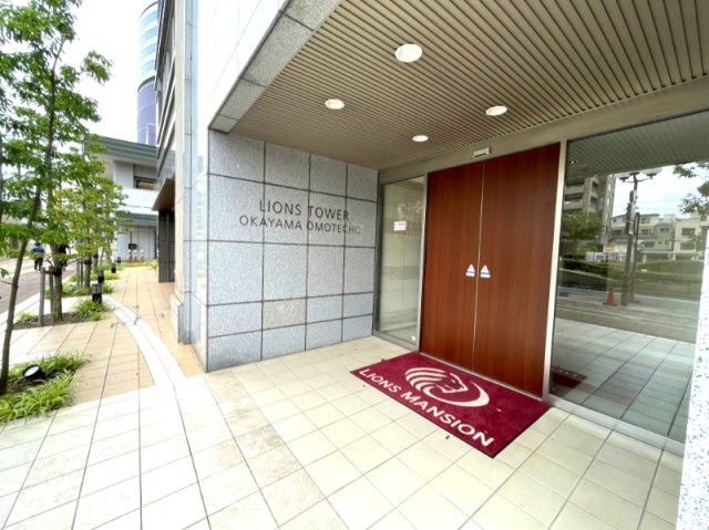 ライオンズタワー岡山表町のその他共用部分|エントランスです。