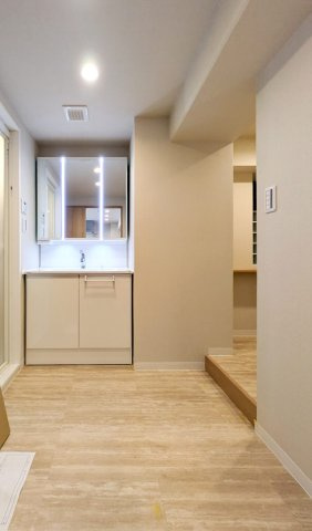 ラ・ヴェール芦屋Ⅱ4号棟の独立洗面台