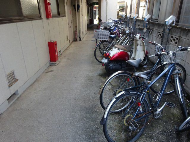 ハイム高城の駐車場