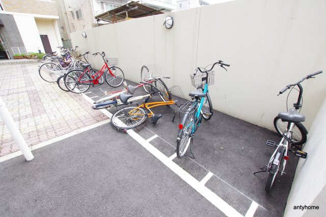 ローズコーポ新大阪8　仲介手数料無料の駐車場