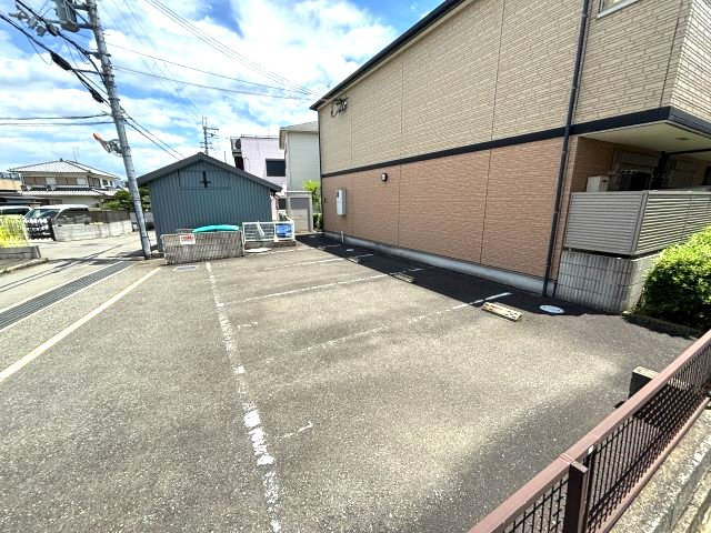 サンライズ中野の駐車場