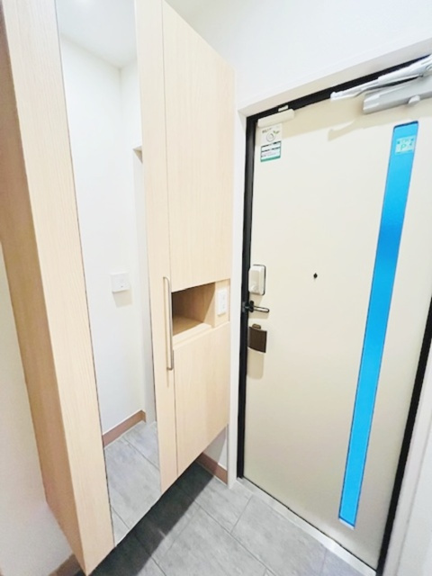 藤沢市本鵠沼５丁目のアパートの玄関