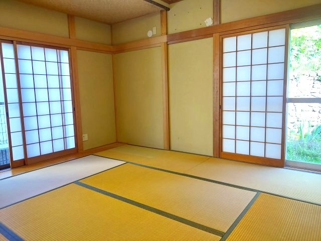 宝塚市平井山荘一戸建の和室|1階和室約8帖