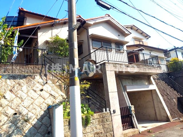 宝塚市平井山荘一戸建の外観