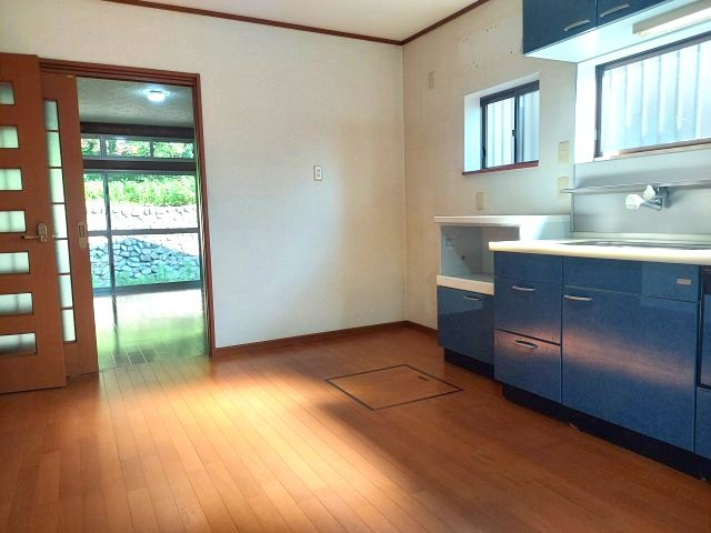 宝塚市平井山荘一戸建の居間・リビング