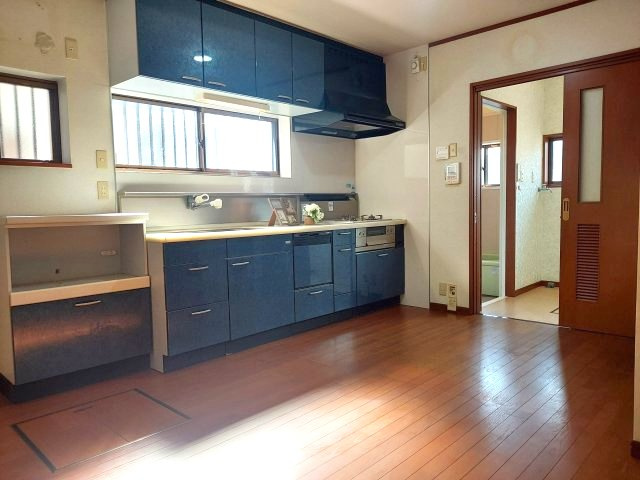 宝塚市平井山荘一戸建の居間・リビング
