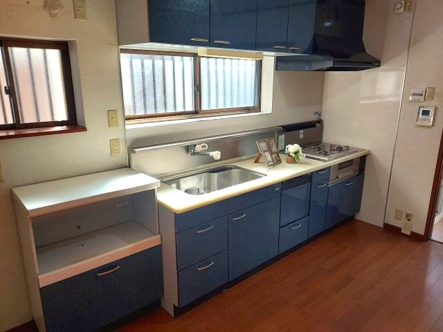 宝塚市平井山荘一戸建のキッチン|食洗機付きシステムキッチン