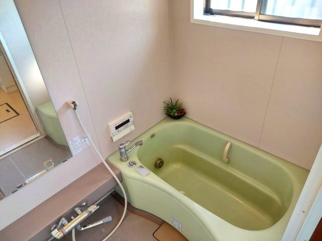宝塚市平井山荘一戸建の浴室|浴室乾燥機付き