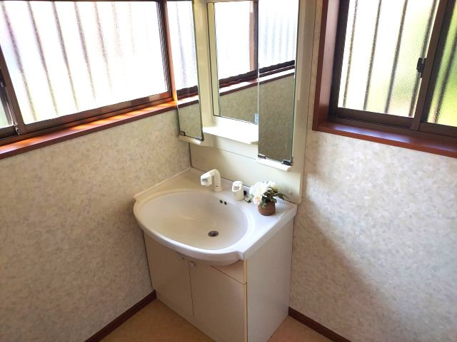 宝塚市平井山荘一戸建の洗面所|洗面台