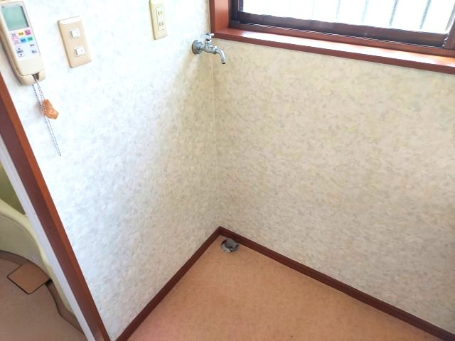 宝塚市平井山荘一戸建の洗面所|洗濯機置場