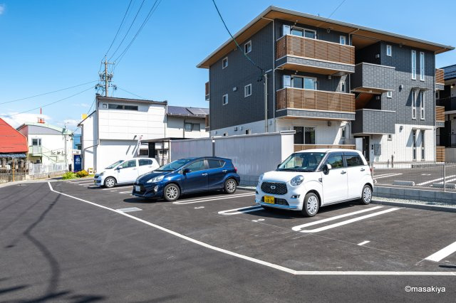 レガーロの駐車場