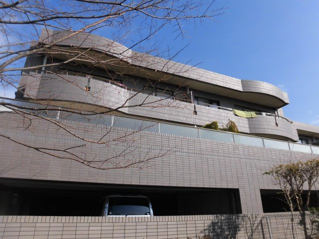 「葉山センチュリーマンション」1階　専用庭