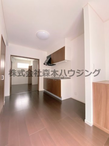 【居間・リビング】 | 　セラフィーメゾン香里園 | ゆったり過ごせる居間です