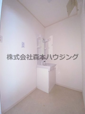 【洗面所】 | 　セラフィーメゾン香里園 | 使いやすい洗面所です