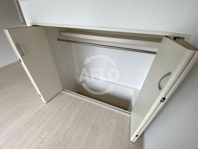 ARROW FIELDS壱番館の収納|ARROW FIELDS壱番館（アローフィールズ壱番館）　クローゼット