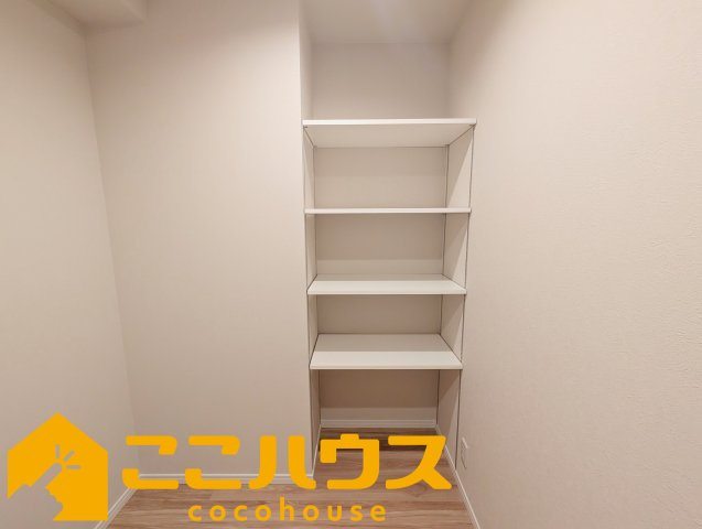 ライオンズマンション松山の収納|可動式の棚