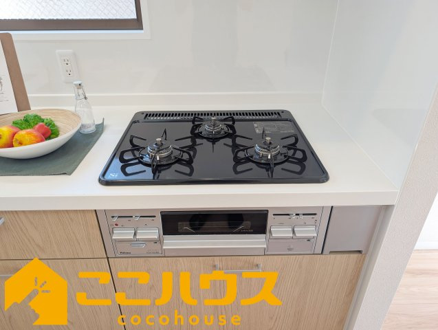 ライオンズマンション松山のキッチン|三口コンロ