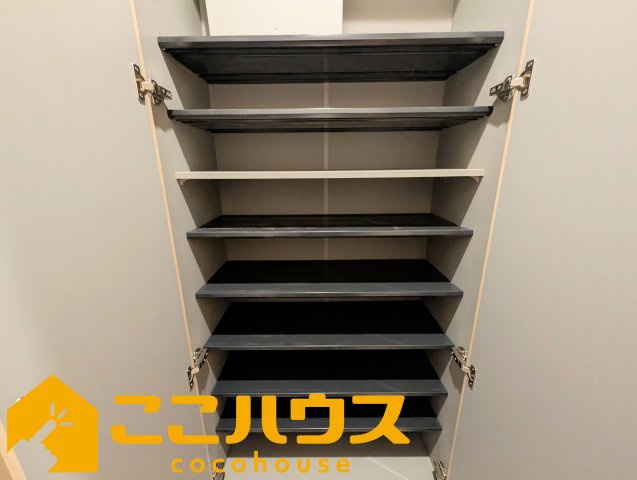 ライオンズマンション松山の収納|大容量のシューズボックス