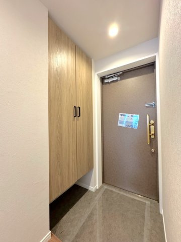 コスモ川口シティアベニューの玄関|玄関
上質感のある綺麗な玄関スペース。シューズボックスを備えており、家族全員の靴をすっきり収納していつでも清潔に保てます。