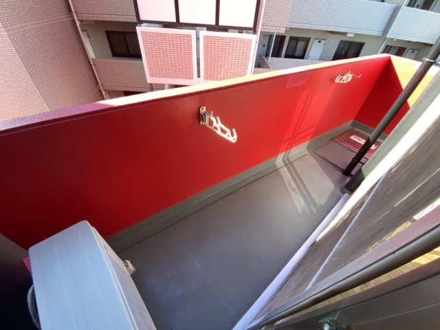 シロハイヌ門戸のバルコニー