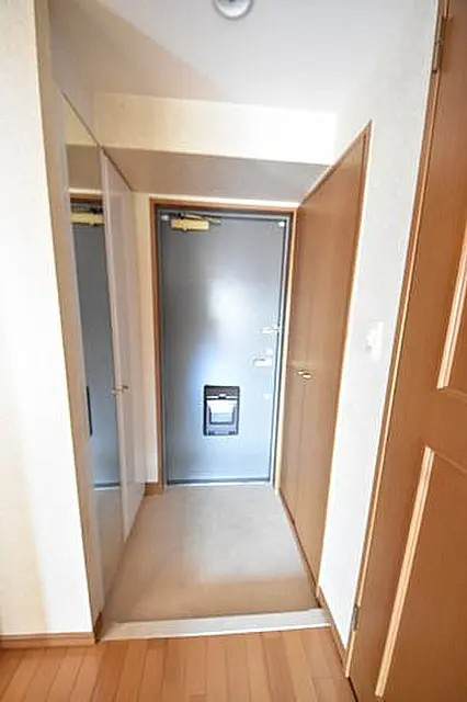 プレサンス神戸みなと元町の玄関