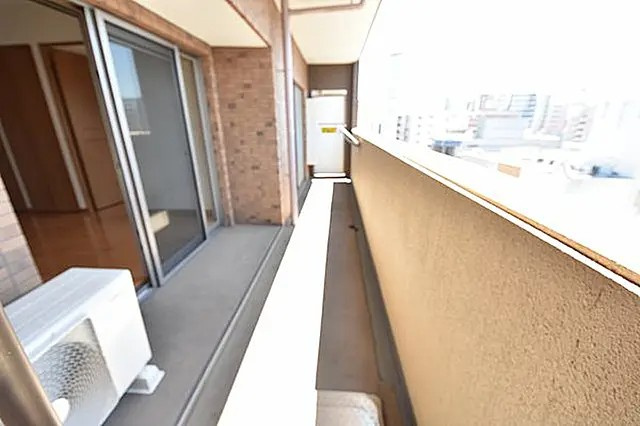 プレサンス神戸みなと元町のバルコニー
