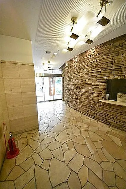 プレサンス神戸みなと元町のロビー