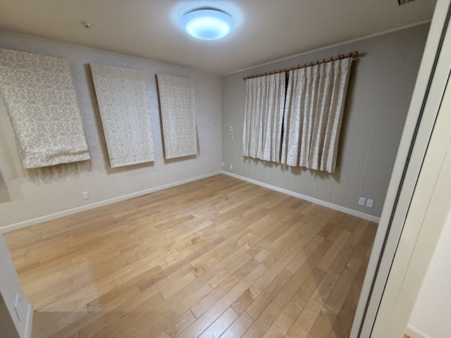下穂積戸建て貸家の寝室