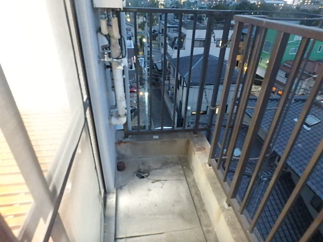 ジュネス六甲道のバルコニー