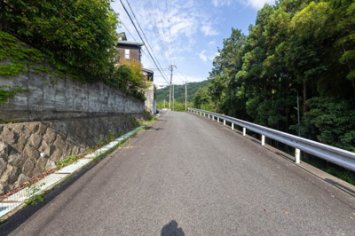 【前面道路含む現地写真】 | 新宮町曽我井 | 前面道路含む現地写真です