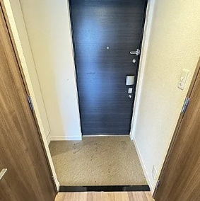 プレサンス新大阪イオリアの玄関