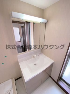 【独立洗面台】 | 　ルミエール星田2番館 | 独立洗面台あり、毎朝おしゃれに忙しい女性の方におすすめです