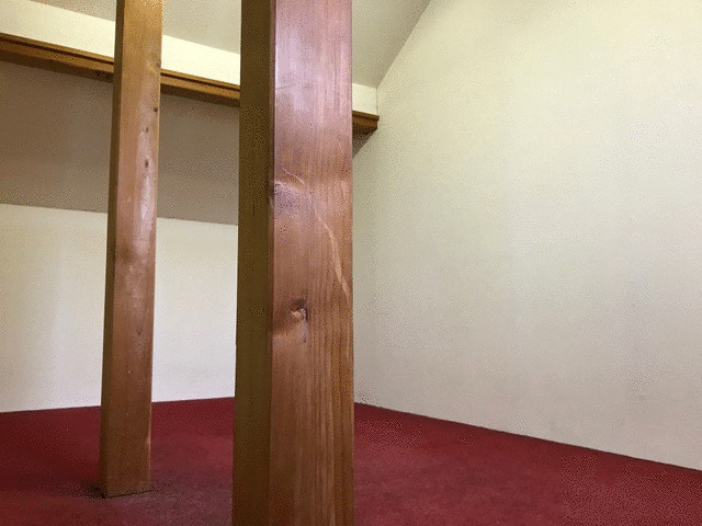 屋根裏収納