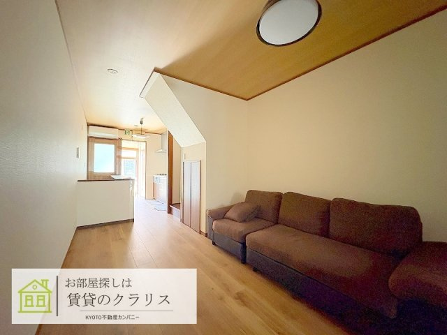 八条内田町65（リノベ）貸家の居間・リビング