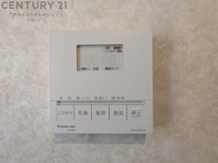 暖房機能があるため、冬場でも温かい浴室で入浴でき、乾燥機能があるため、水気を素早く取り除けます。また、換気機能があるため、湿気を素早く排出してカビや雑菌の発生を防ぐことができます。