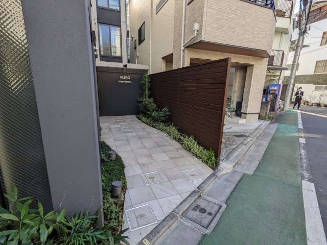 アレーロ江戸川橋のエントランス