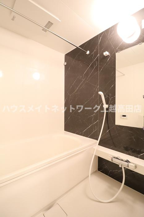 アクシア西本町の浴室|浴室１坪・追焚機能付