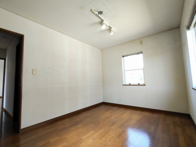 清末陣屋 中古住宅の洋室