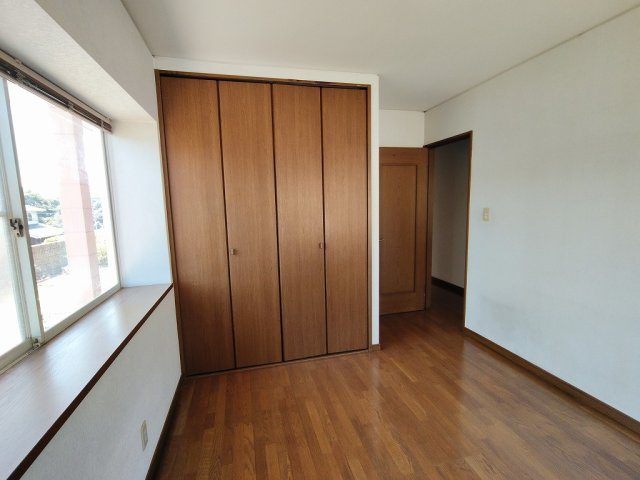 清末陣屋 中古住宅の洋室|クローゼットあり。