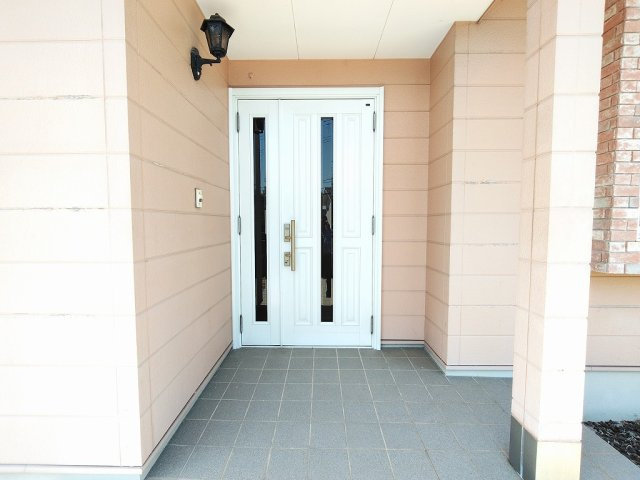 清末陣屋 中古住宅のその他|余裕の親子ドアです。