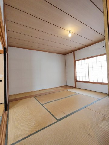 清末陣屋 中古住宅の和室|ご希望があれば、洋室へのリフォームも相談承ります。