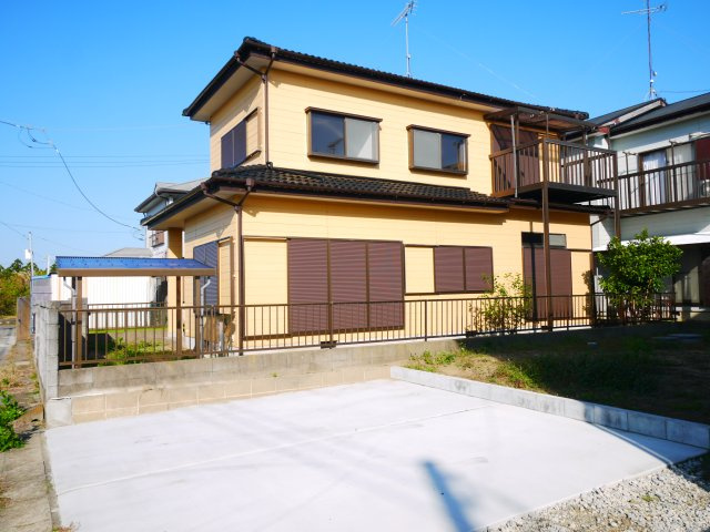 山武郡九十九里町真亀　中古戸建の外観|内外装リフォーム済み令和7年10月敷地約105坪（菜園用地約34坪含め）海岸まで車約5分閑静な分譲地